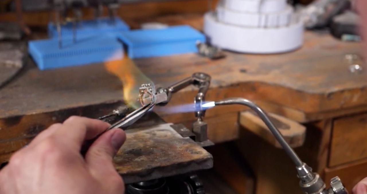 Customizable Jewelry Pieces and Their Appeal to Modern Shoppers